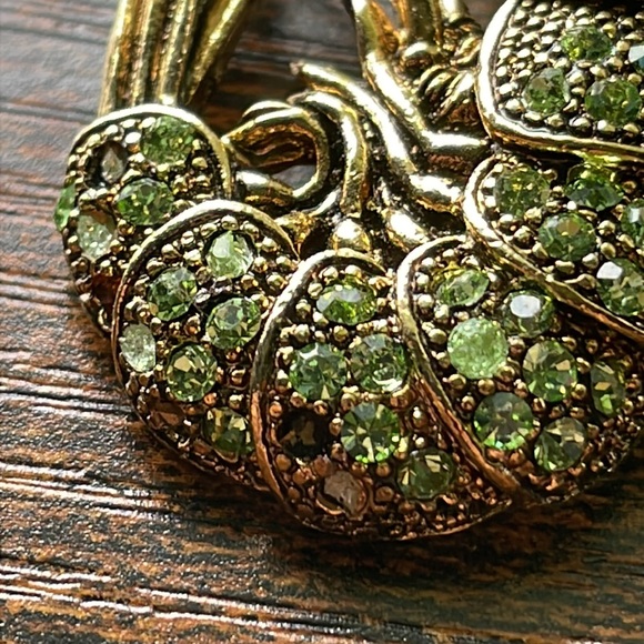 Gold Crawfish Brooch - Picture 8 of 10